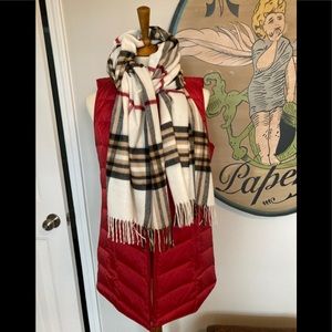 Gorgeous red puffy vest with side zippers LIKE NEW